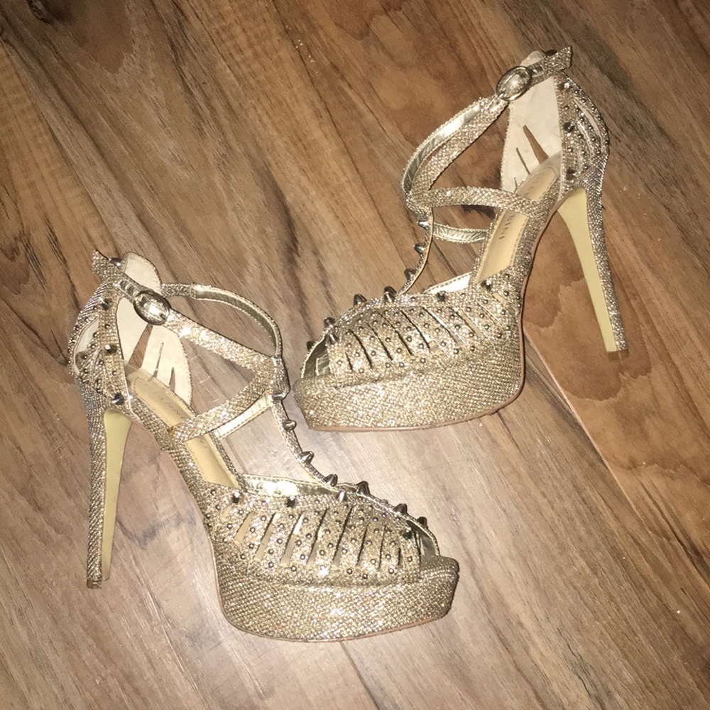 Gianni Bini glitter sparkle heels studs